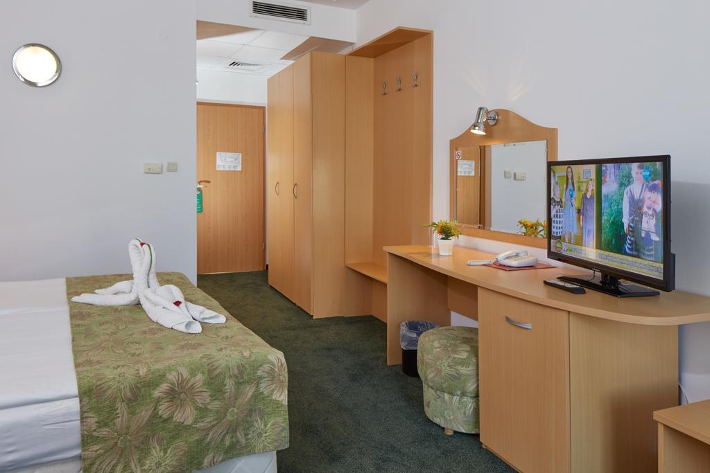 סאני ביץ' Mena Palace Hotel מראה חיצוני תמונה