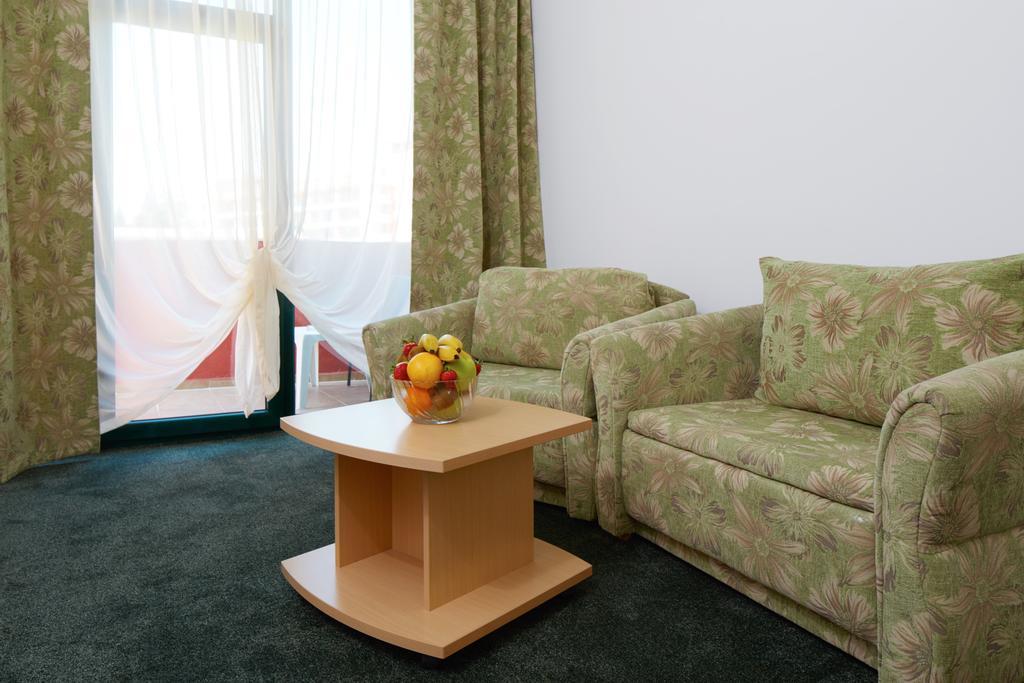 סאני ביץ' Mena Palace Hotel מראה חיצוני תמונה