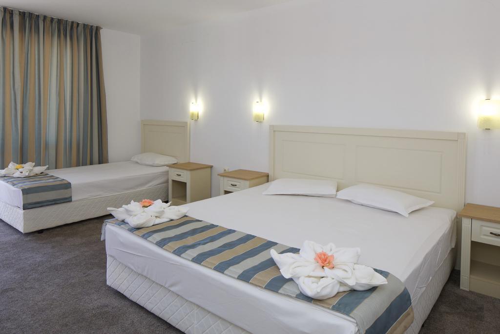 סאני ביץ' Mena Palace Hotel מראה חיצוני תמונה